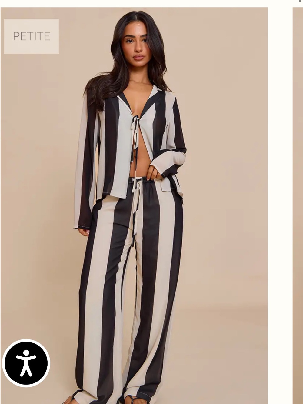 PrettyLittleThing Black & Cream Vertical Stripe Wide-Leg Pants
